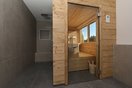 RUKU Sauna Galerie Kabinen mit Holzverkleidung